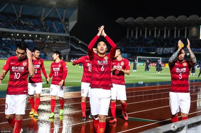 英超-利物浦2-0谢菲联 范迪克索博破门阿诺德助攻北京时间12月7日凌晨3:30，2023-24赛季英超联赛第15轮，利物浦客战谢菲尔德联队。